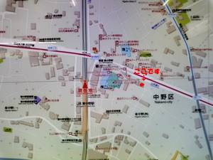 東中野駅の改札前にある地図