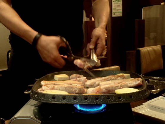 韓国料理店で交流会