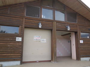男子も女子トイレへ